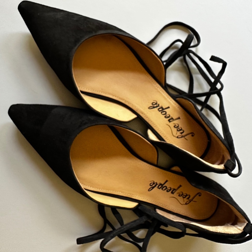 Free People Pointed Toe Genuine Black Suede Ankle Tie Flats size 41EU